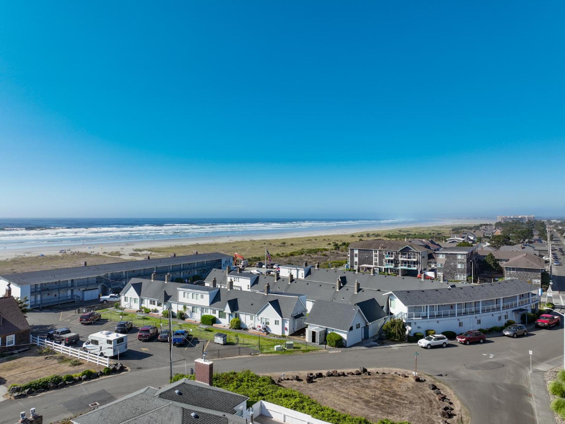 The Tides By The Sea Aparthotel Seaside Exterior photo